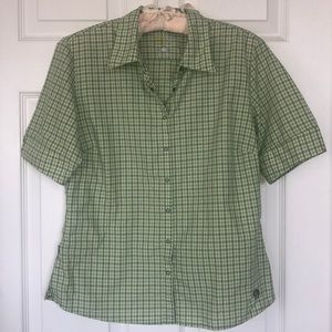 Mountain Hardware short sleeved top - size 8